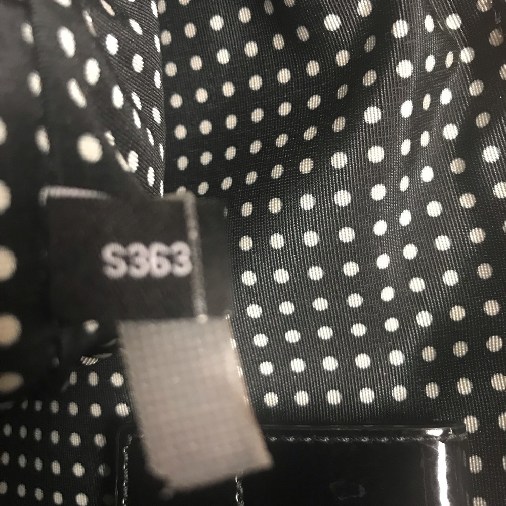 Kate Spade Tote Bag ...
Color - Black 
Size - Measurements in the photos - Picture 11 of 14